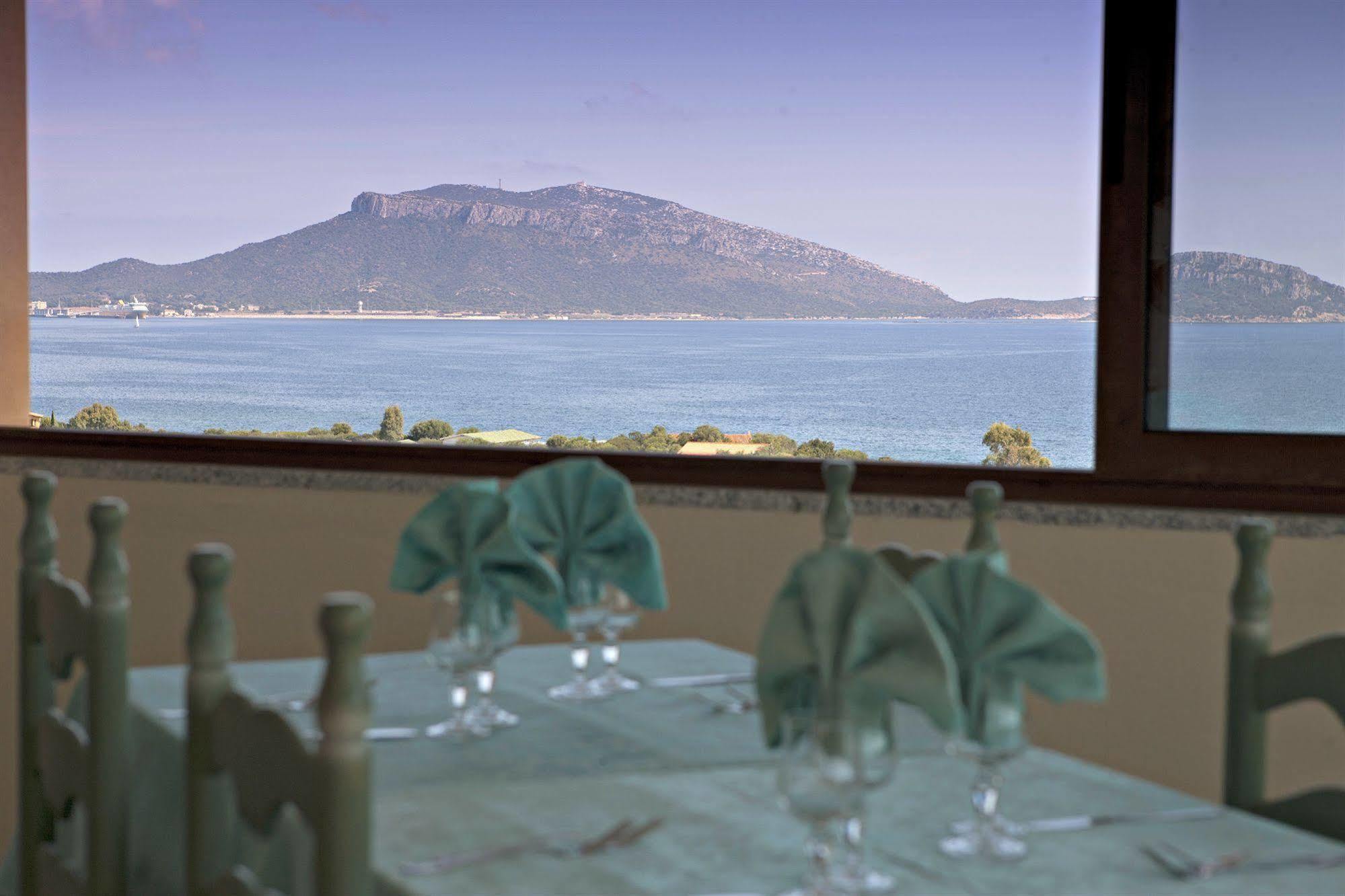 Club Hotel Baia Aranzos 골푸아랑시 외부 사진