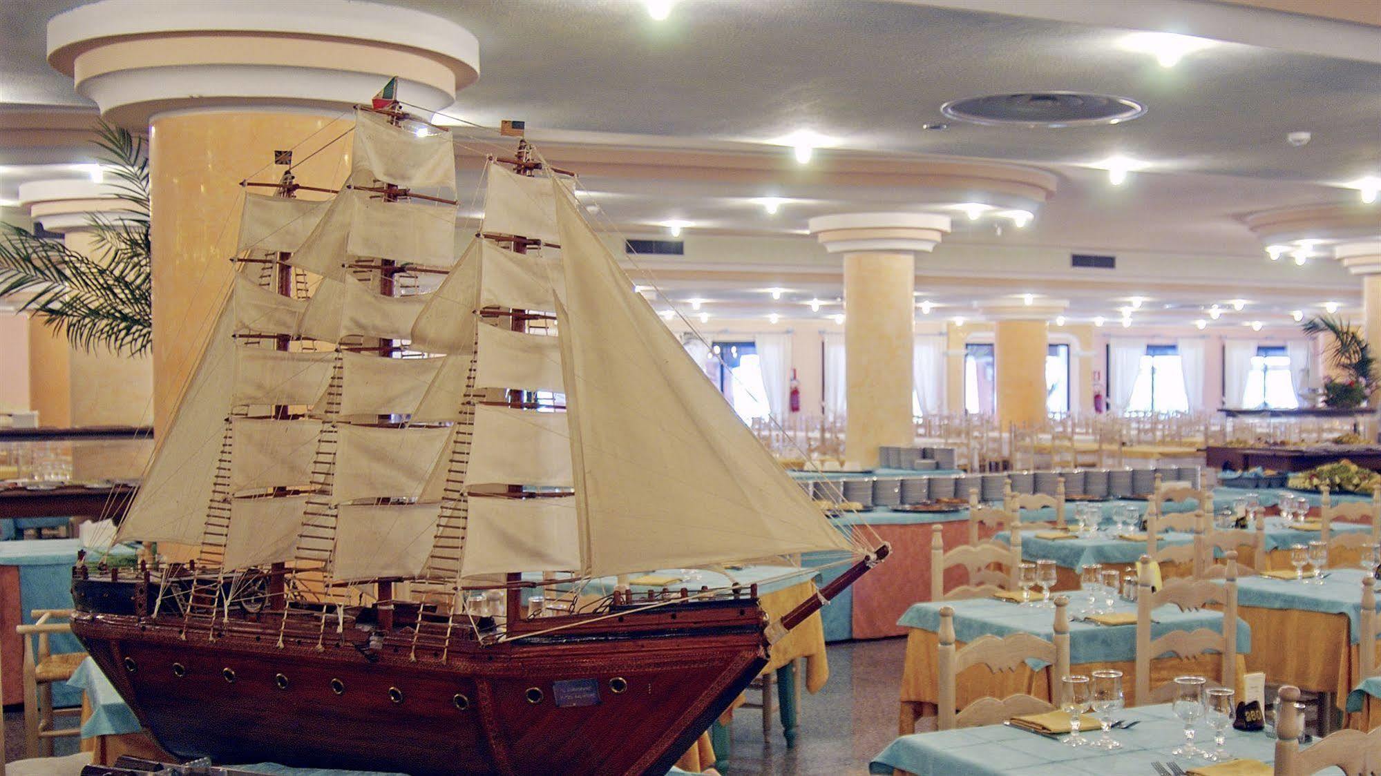 Club Hotel Baia Aranzos 골푸아랑시 외부 사진