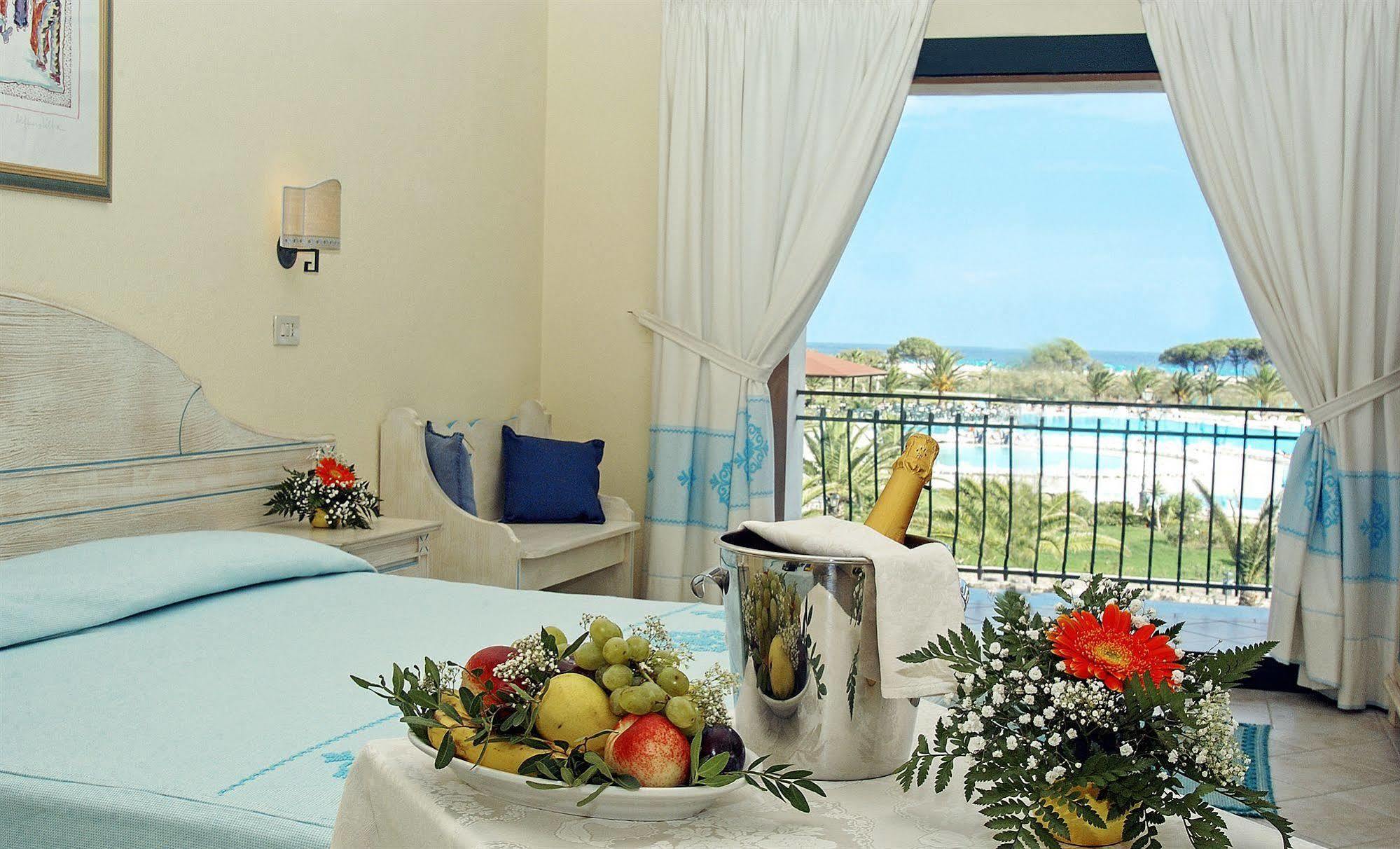 Club Hotel Baia Aranzos 골푸아랑시 외부 사진